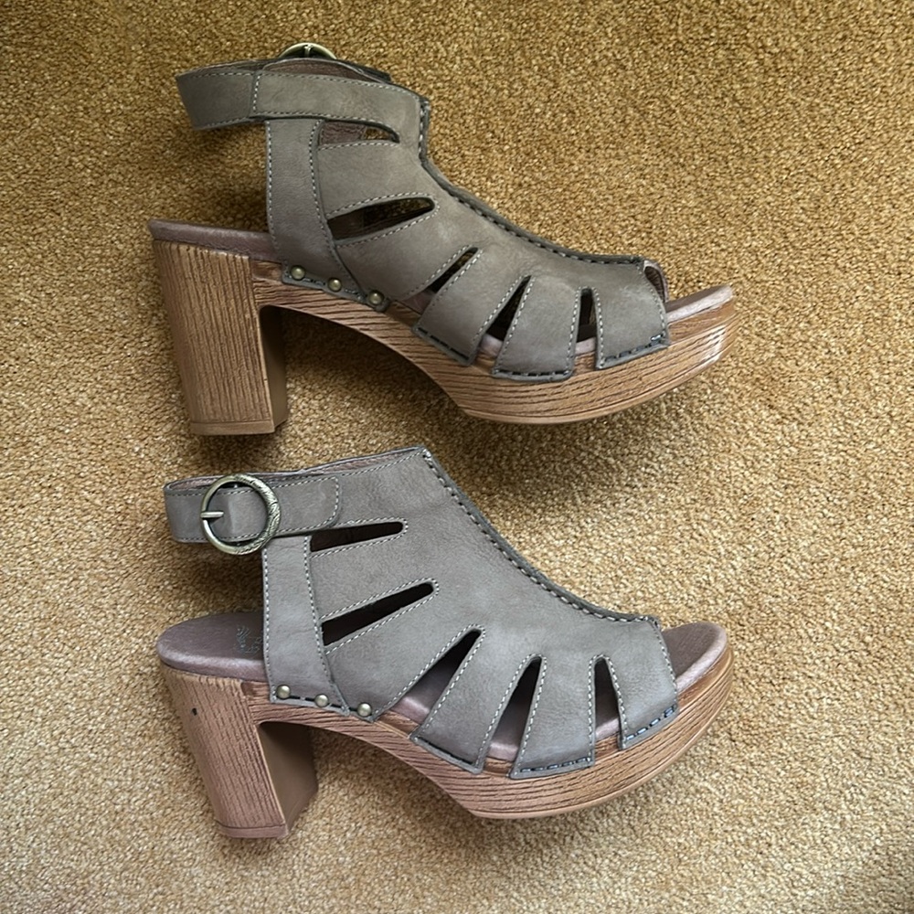 Dansko sandal Size 38